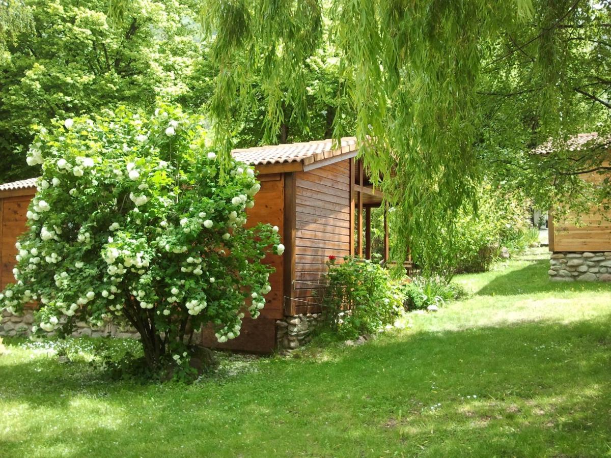 Les Chalets Quazemi A Casteil Экстерьер фото
